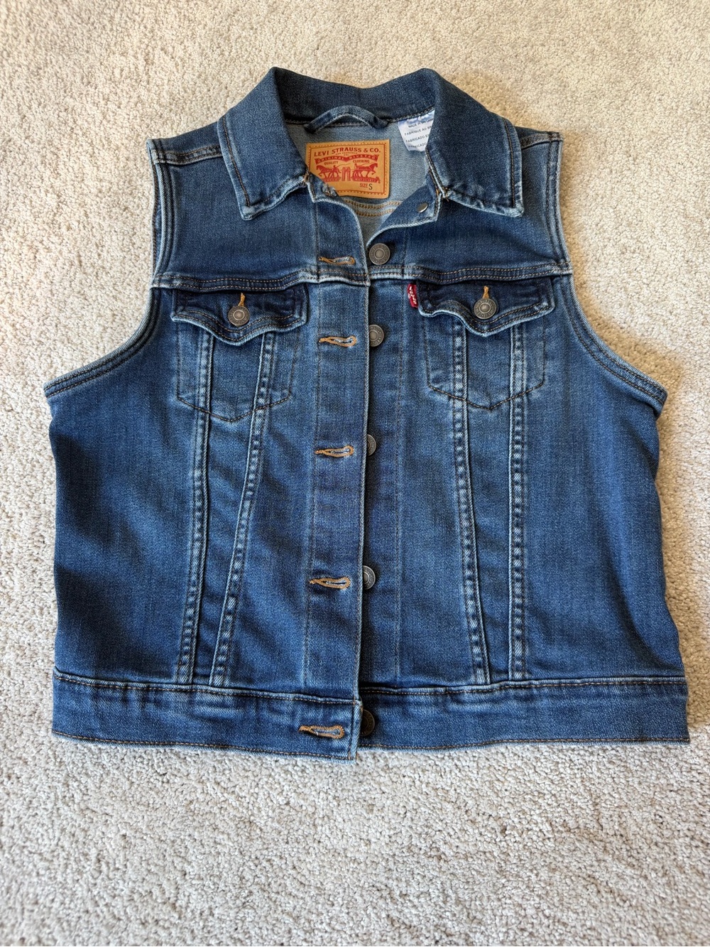 Levi’s Trucker Vest Unisex Small Blue Denim Faded Wash Grunge Rockabilly
